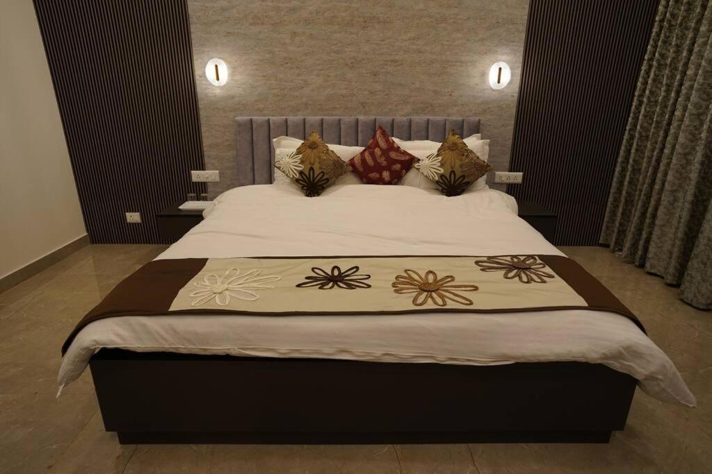 The Cerro Rico - 3 Bhk Modern Villa กัสซอลี ภายนอก รูปภาพ